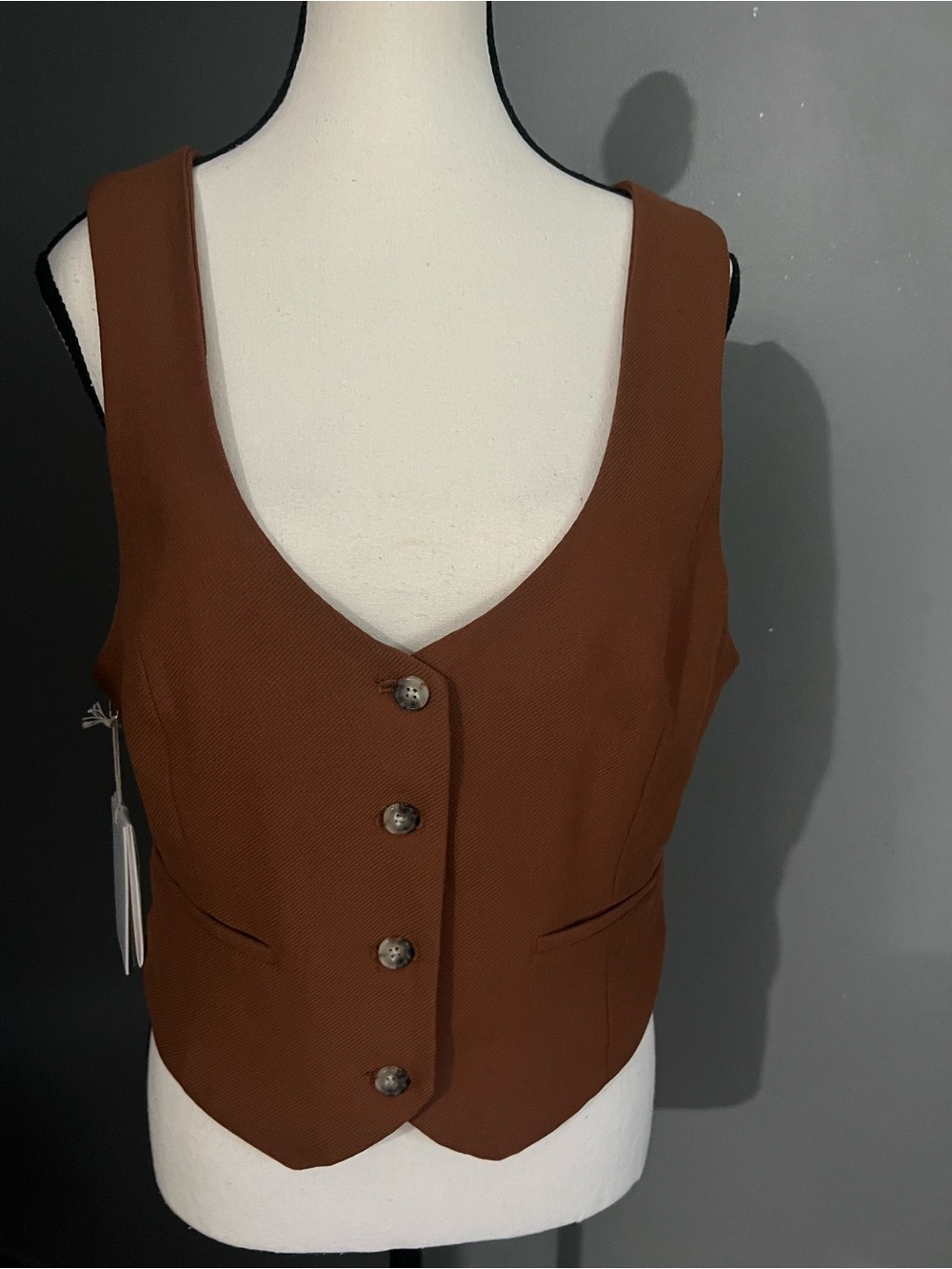 Aritzia Wilfred Desire Vest in Seville(rust). Size 12. NWT
